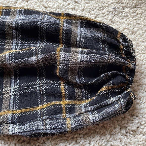 Blu Pepper Black Plaid Button Down Shirt with Tie Waist Size Medium EUC Autumn - Picture 7 of 10